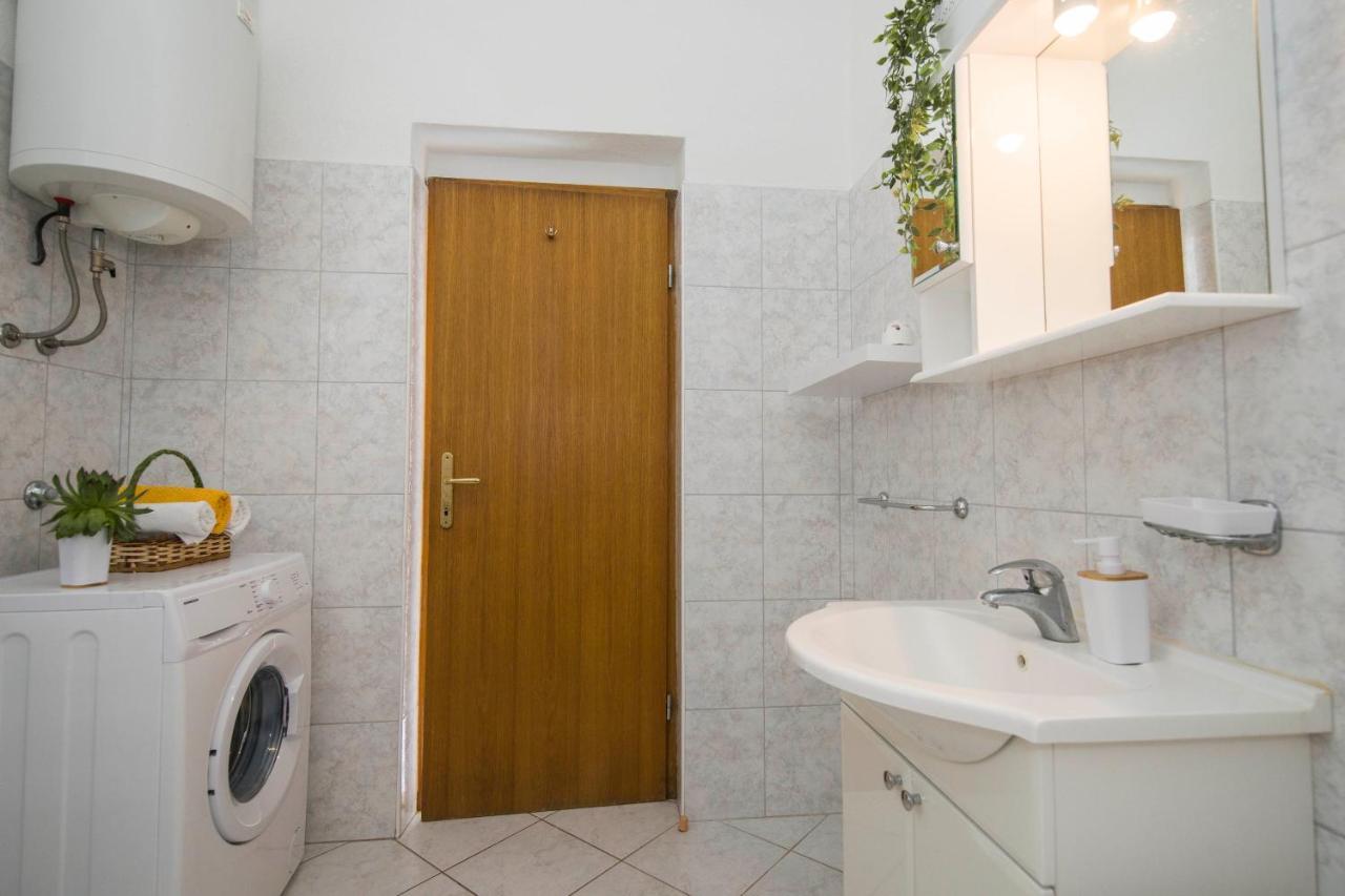 3 Bedroom Apartment Antonio Kaštela Buitenkant foto